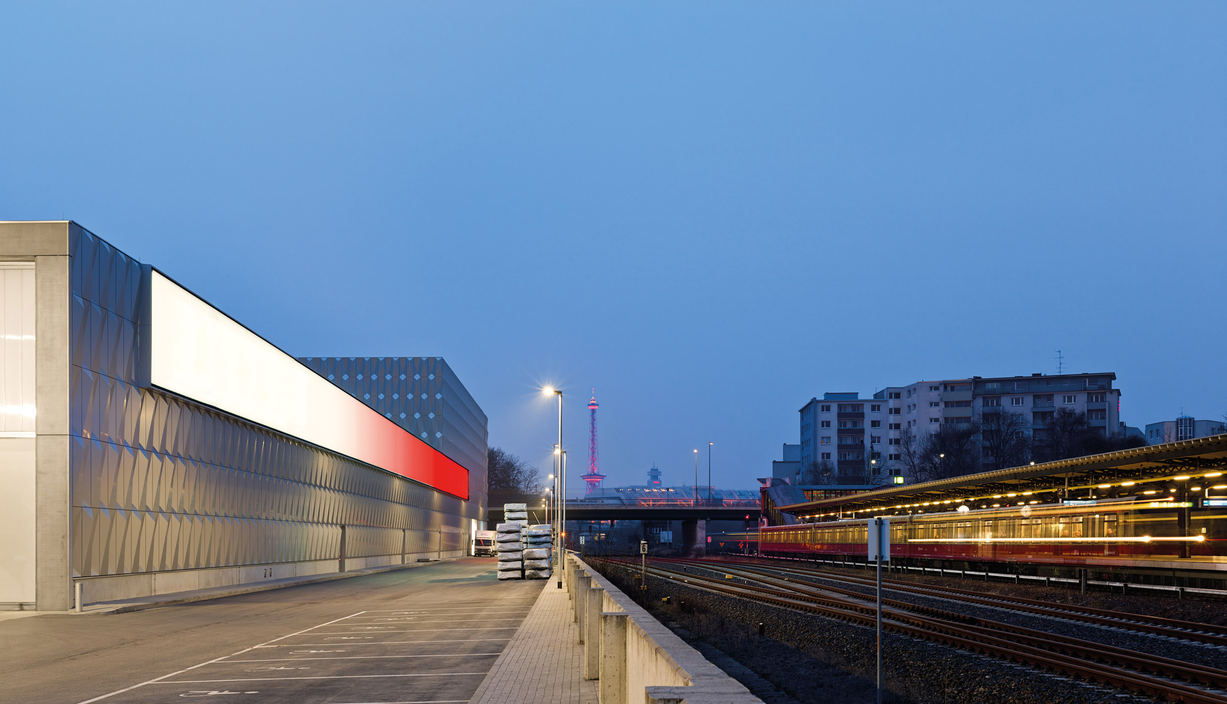 Blick entlang der S-Bahn Trasse © Stefan Müller, Berlin