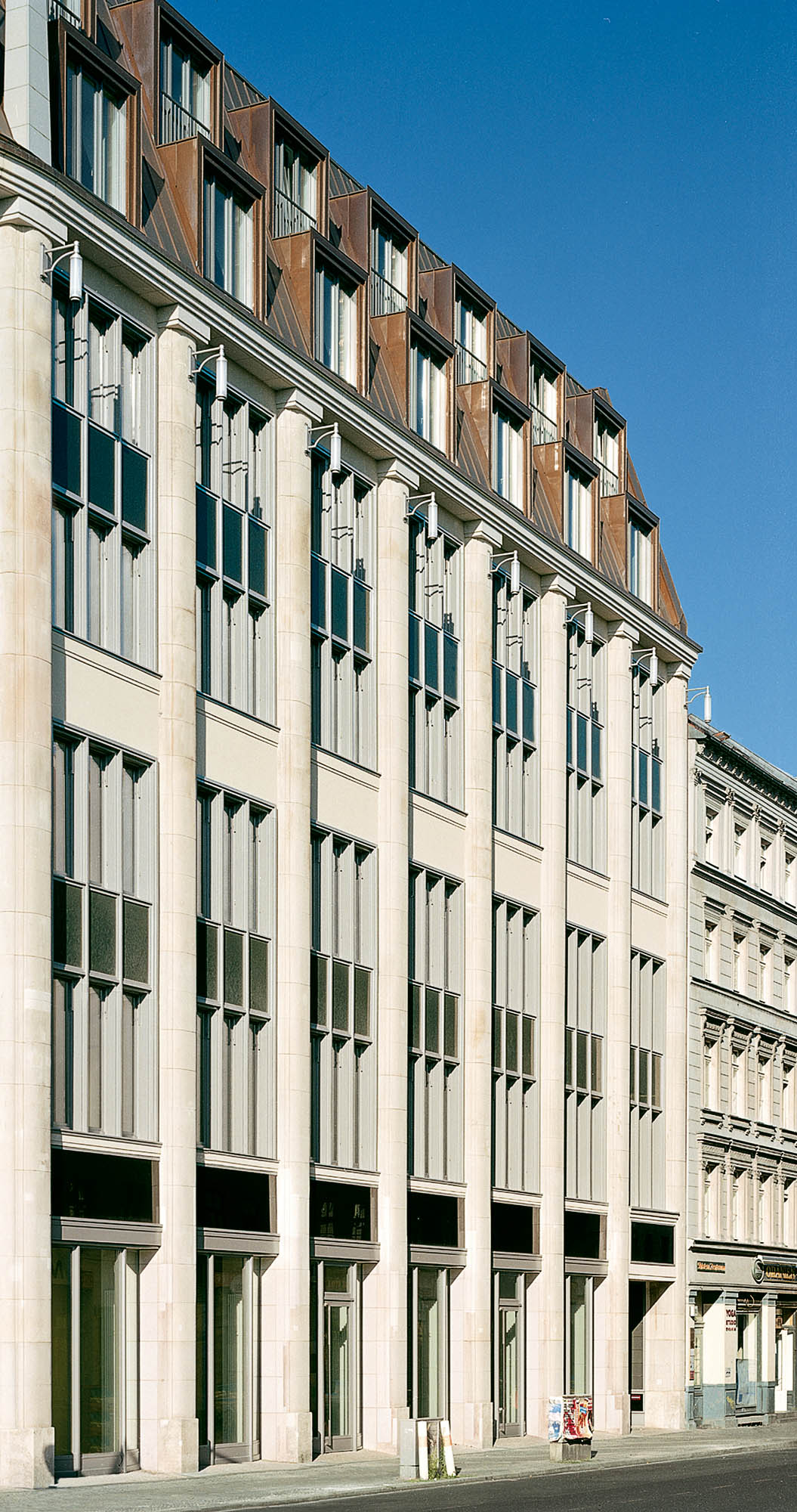 Geschäftshaus Oranienplatz © Ivan Nemec