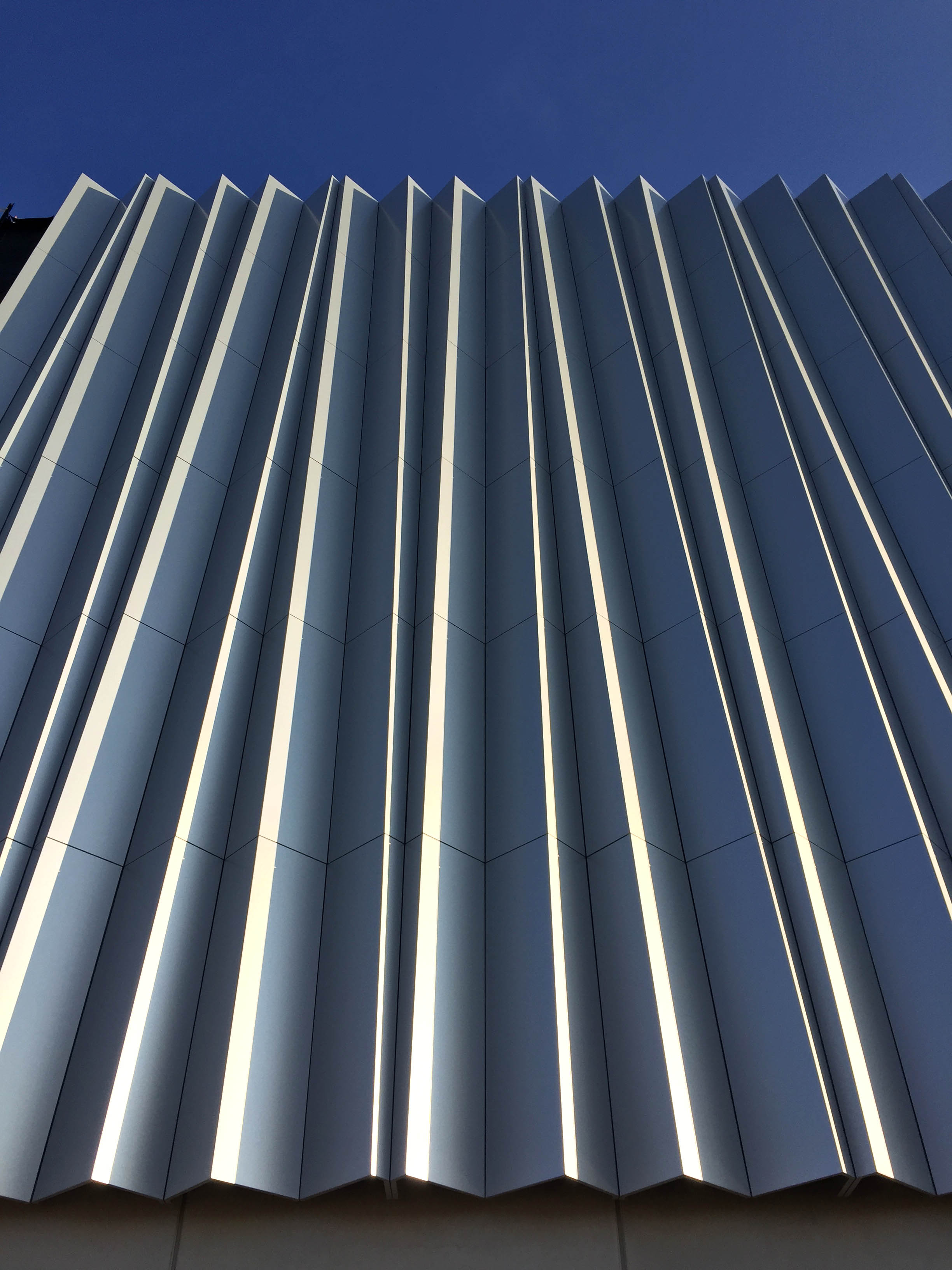 Fassadendetail Möbel Martin Saarbrücken