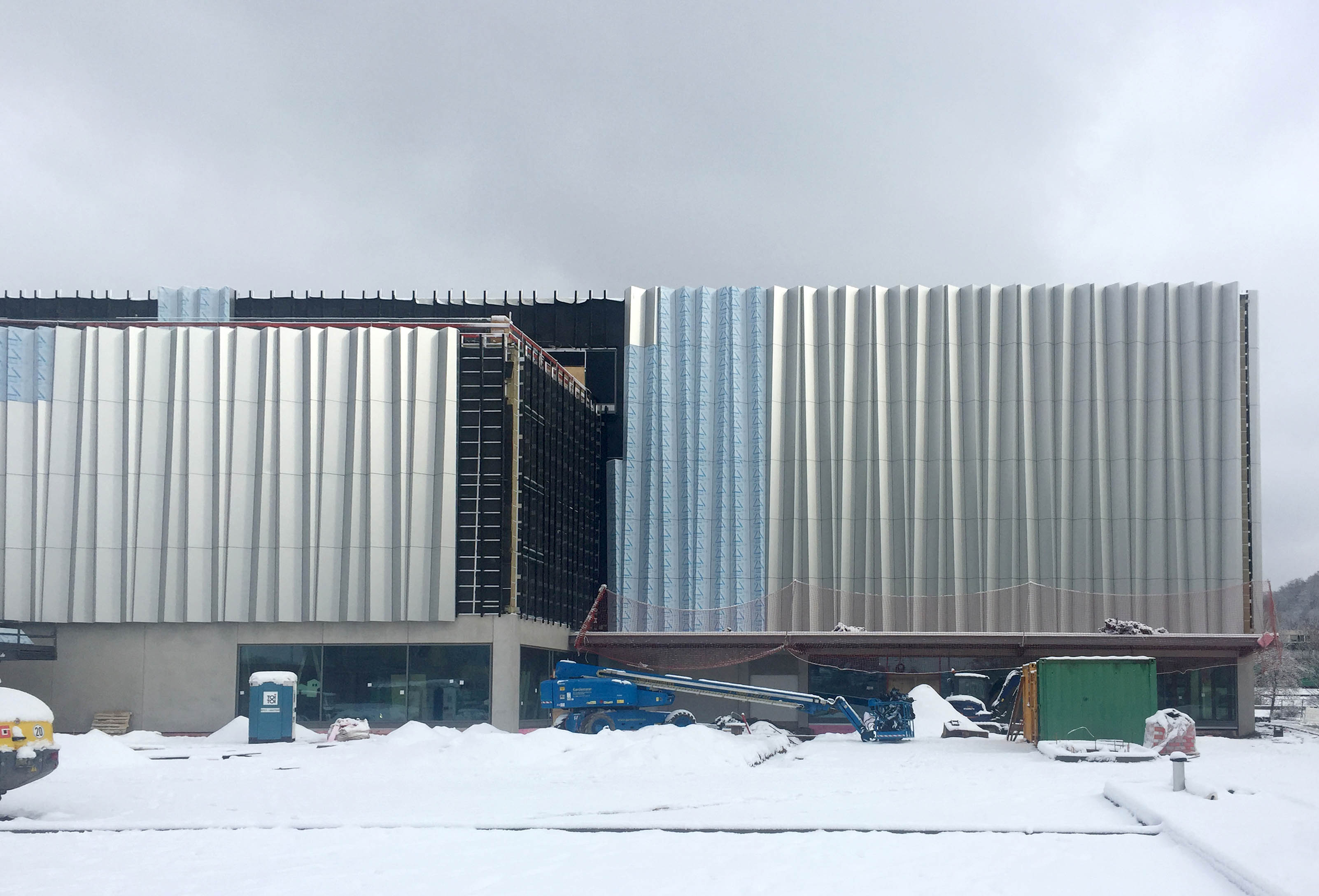 Fassadenmontage Möbel Martin Saarbrücken