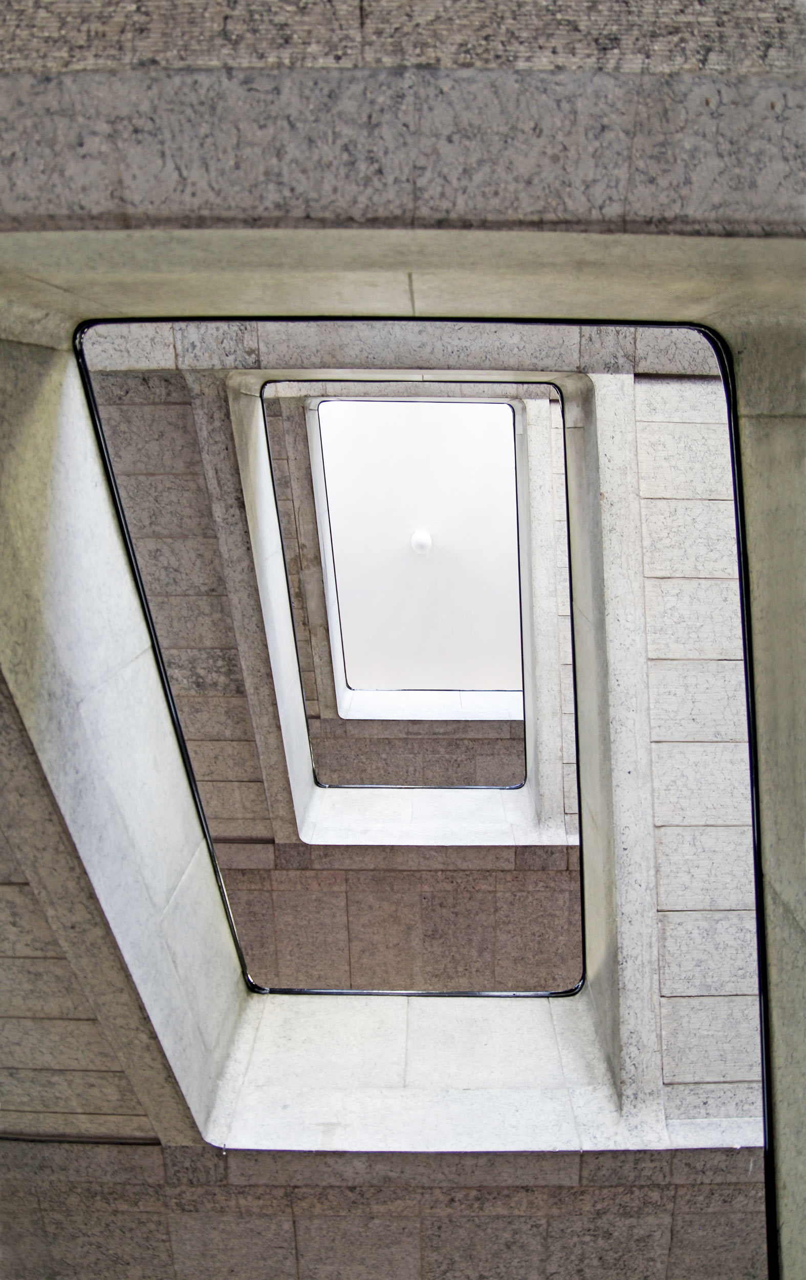 Sanierung des Berliner Dienstsitz der Bundesanstalt für Immobilienaufgaben - BImA - Treppenhaus  © MRA