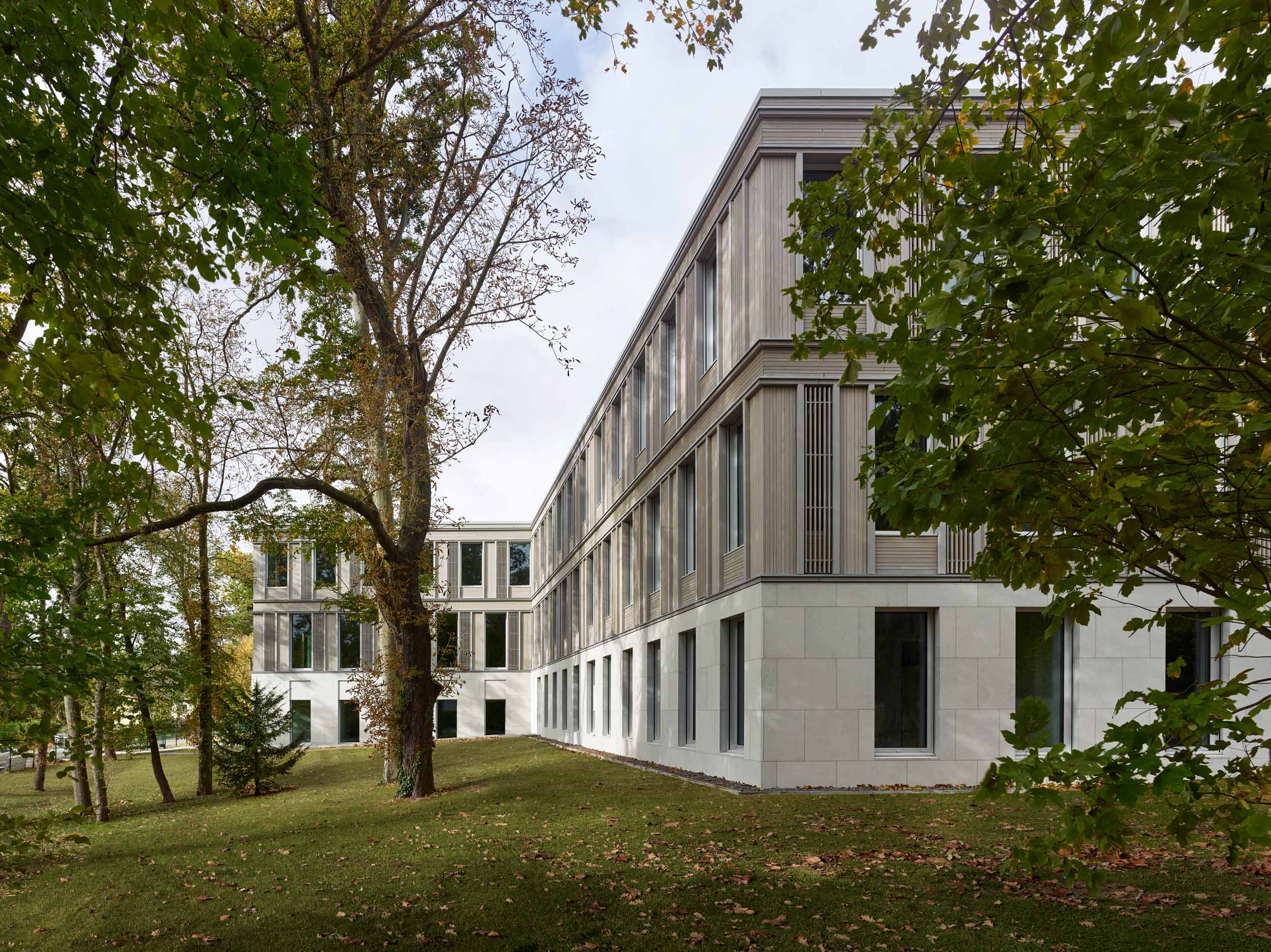 Leibniz-Instiut für Astrophysik Potsdam - Maria Margaretha Kirch Haus - Holzfassade