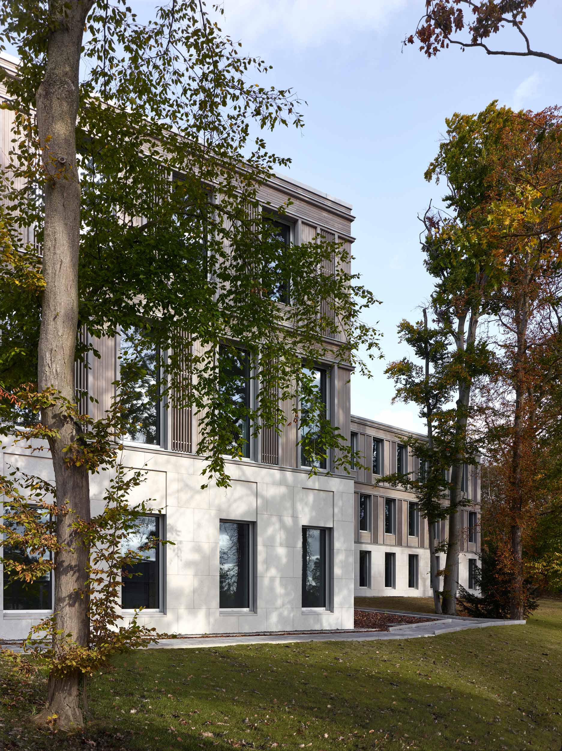 Leibniz-Instiut für Astrophysik Potsdam - Maria Margaretha Kirch Haus - Holzfassade