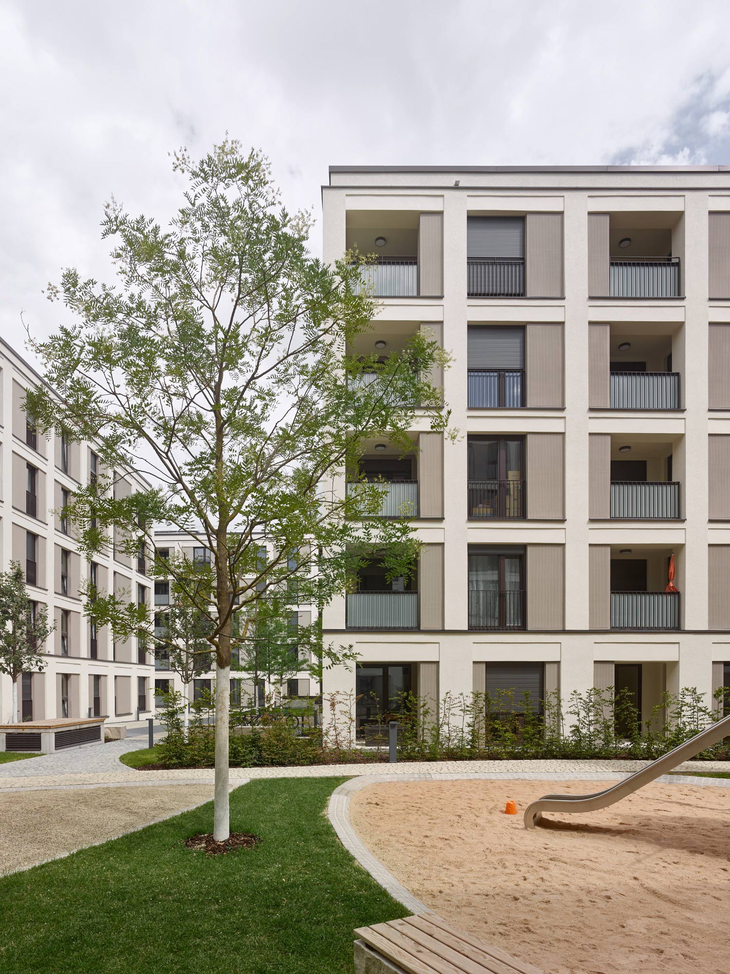 Wohn­quar­tier Sieboldstrasse in Erlangen - Innenhof - Foto: Stefan Müller