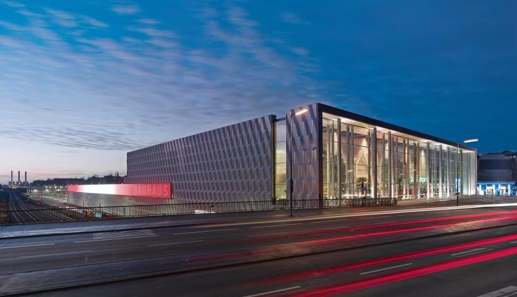 Blick vom Kurfürstendamm auf Fachcentrum und Drive-In  © Stefan Müller Berlin