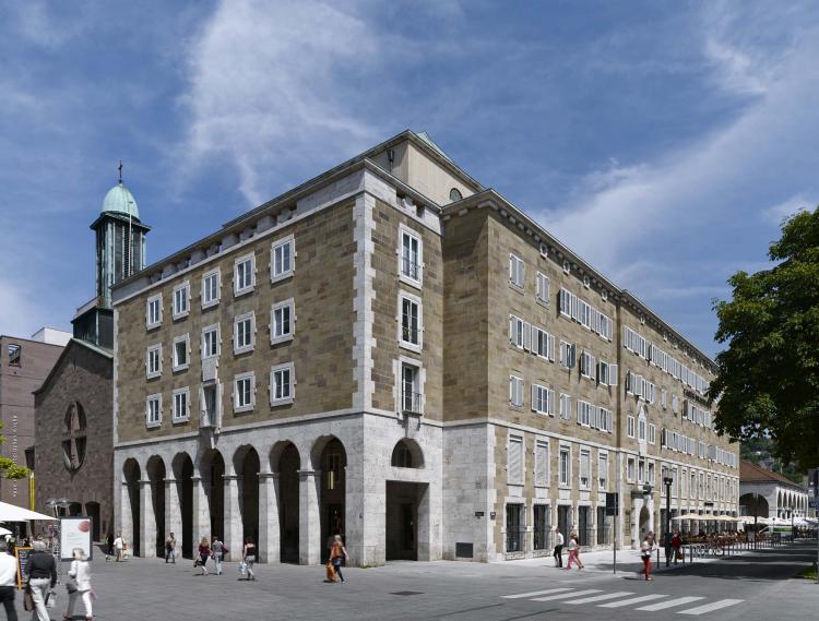 Königin-Olga-Bau © Stefan Müller