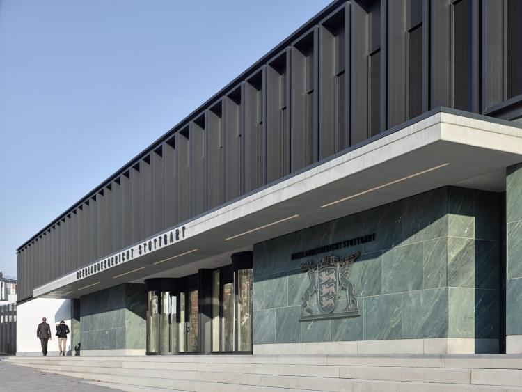 Oberlandesgericht Stuttgart - Besuchereingang/ Ansicht von Süden, Foto: Stefan Müller